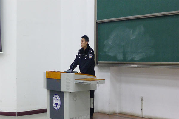 公司成功举办校园贷安全知识教育讲座 公司成功举办校园贷安全知识教育讲座