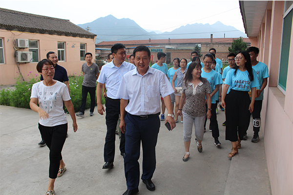 公司党委副书记刘润祥一行慰问公司赴五台县实践队伍 公司党委副书记刘润祥一行慰问公司赴五台县实践队伍