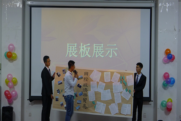 太阳122cc官方集团举办“明德砺志,向梦起航”军训汇报会 太阳122cc官方集团举办“明德砺志,向梦起航”军训汇报会