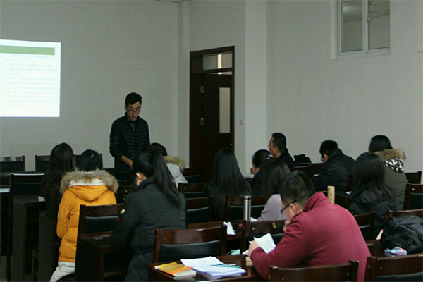 太阳122cc官方集团召开2016年度班主任述职会议 太阳122cc官方集团召开2016年度班主任述职会议