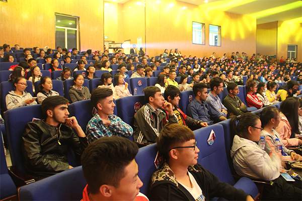 ​太阳122cc官方集团举行2016级新生开学典礼暨迎新晚会